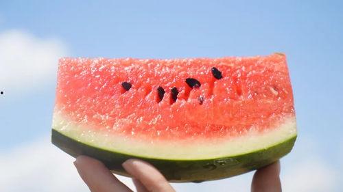 17一起吃瓜官网,揭秘娱乐圈最新热点，带你畅游八卦海洋